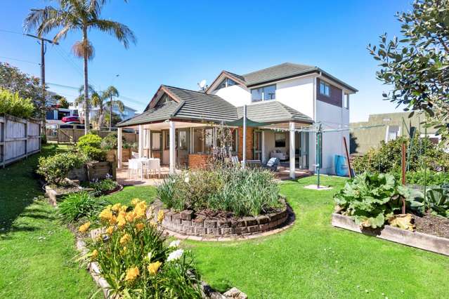 492 Beach Road Murrays Bay_2