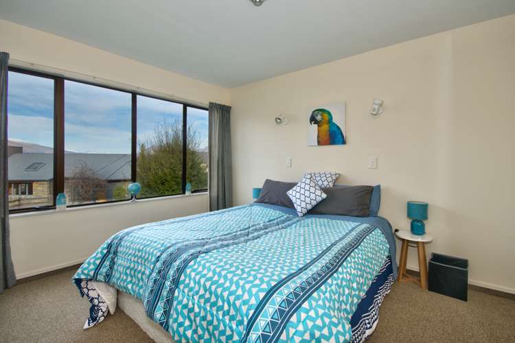 5 Goldleaf Hill Queenstown_16