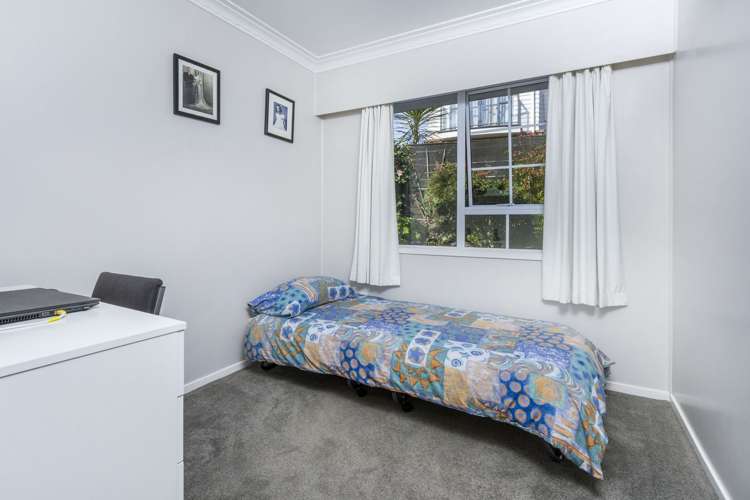 2/6 Mahuta Grove Northcote_10