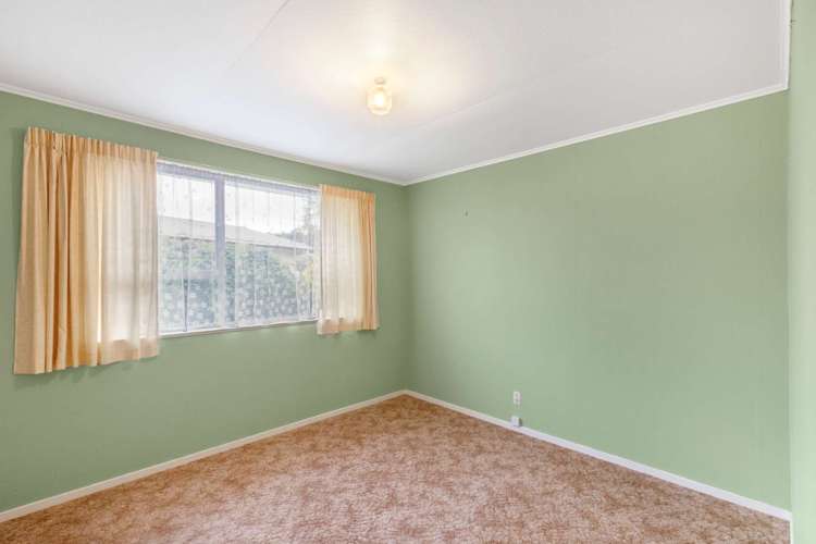 9 Dale Crescent Gore Surrounds_15