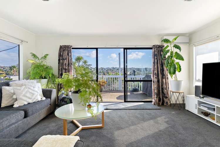 2/7 Arran Road Browns Bay_5