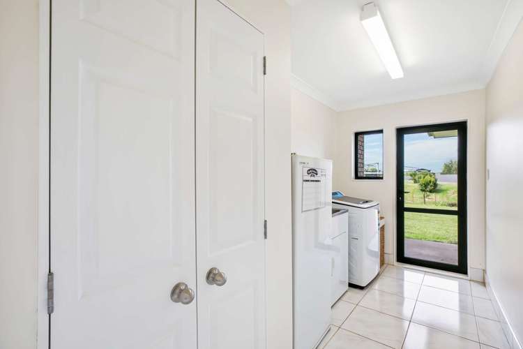 6 Armstrong Way Waiuku_13
