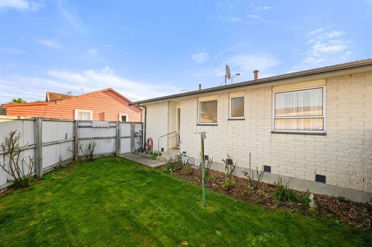 2/110 Barbour Street Waltham_19