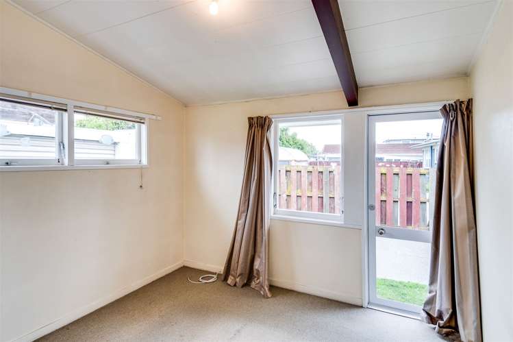 97 Wycliffe Street Onekawa_9