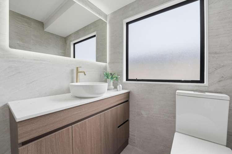 2/68 Meadowood Drive Unsworth Heights_10