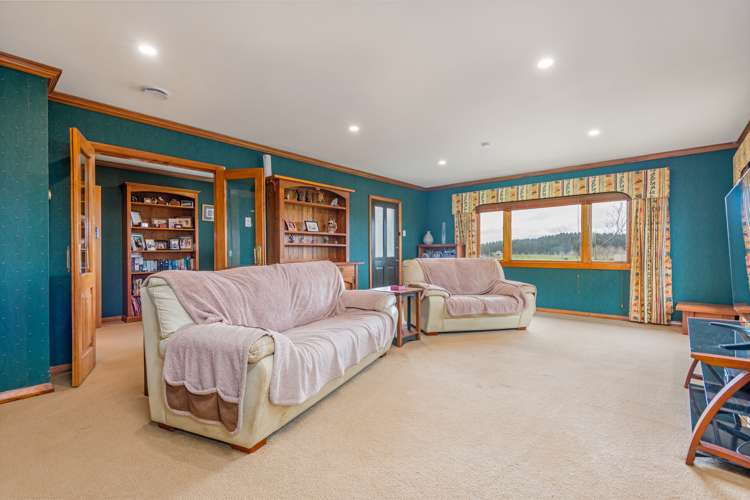 1911 Makino Road Halcombe_27