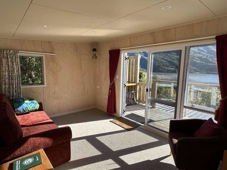 1742 Queen Charlotte Drive Anakiwa and Surrounds_13