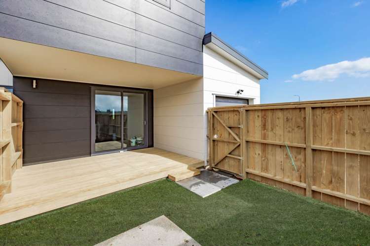 49 Otuwairoa Esplanade Opaheke_16