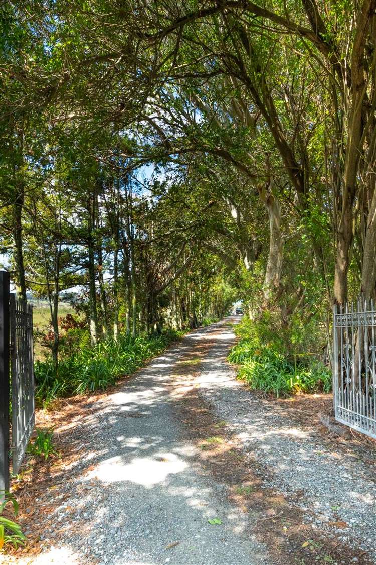 2162 State Highway 16 Helensville_16