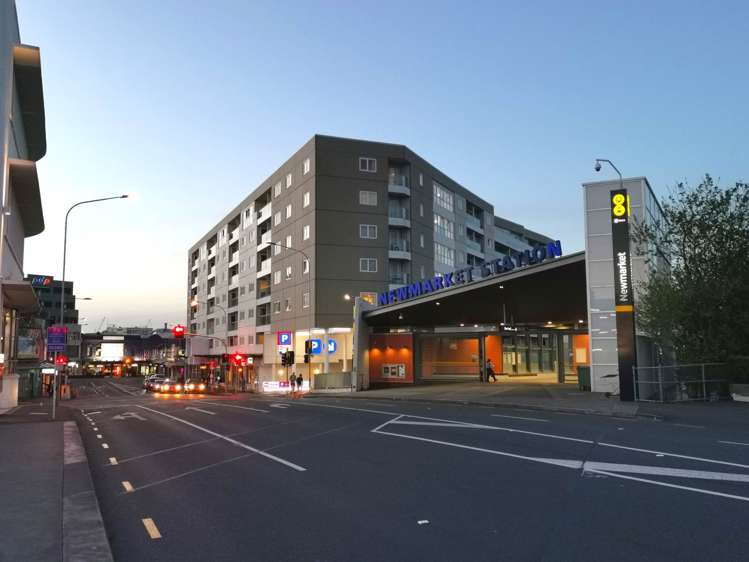 A715/176 Broadway Newmarket_7