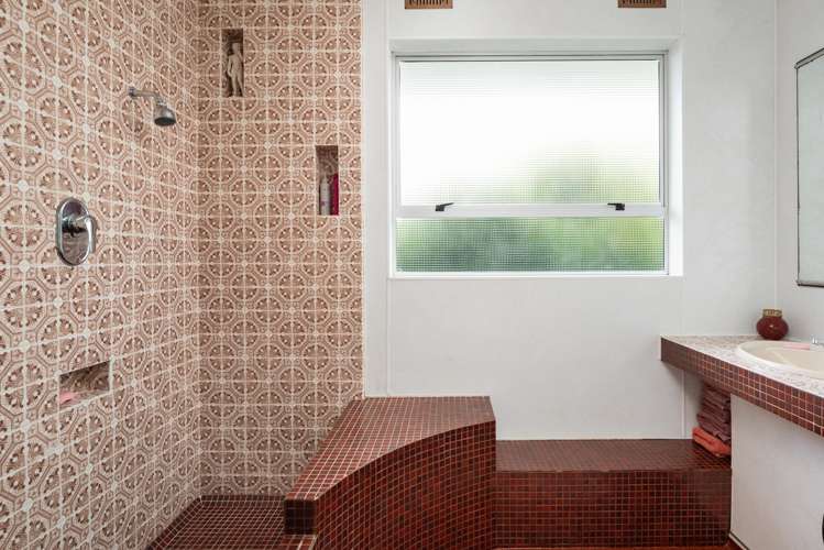 19 Richardson Avenue Burleigh_12