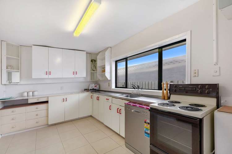 12 Brockenhurst Street Aranui_8