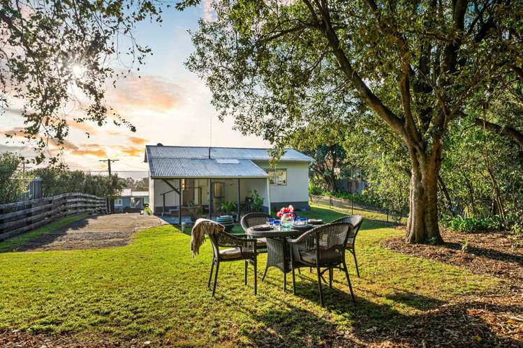 14 Domain Crescent Muriwai_14