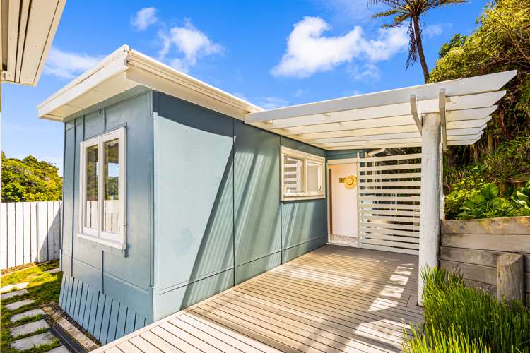 18 Foster Avenue Huia_15