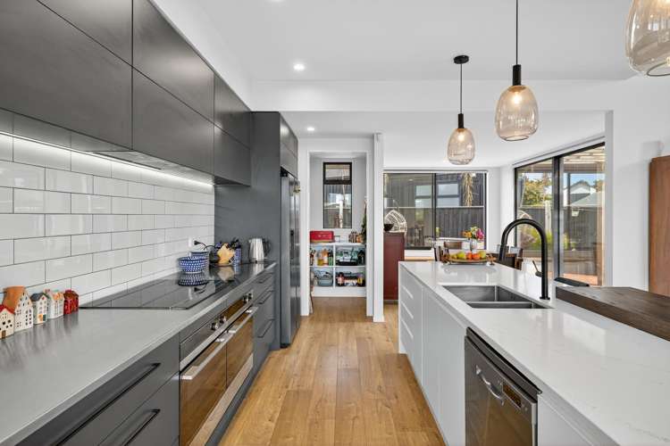 32 Carnaveron Drive_5