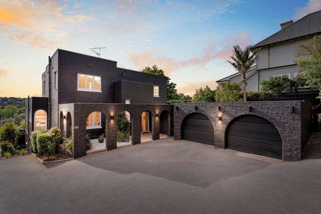 VICTORY ON VICTORIA - CONCRETE/STUCCO