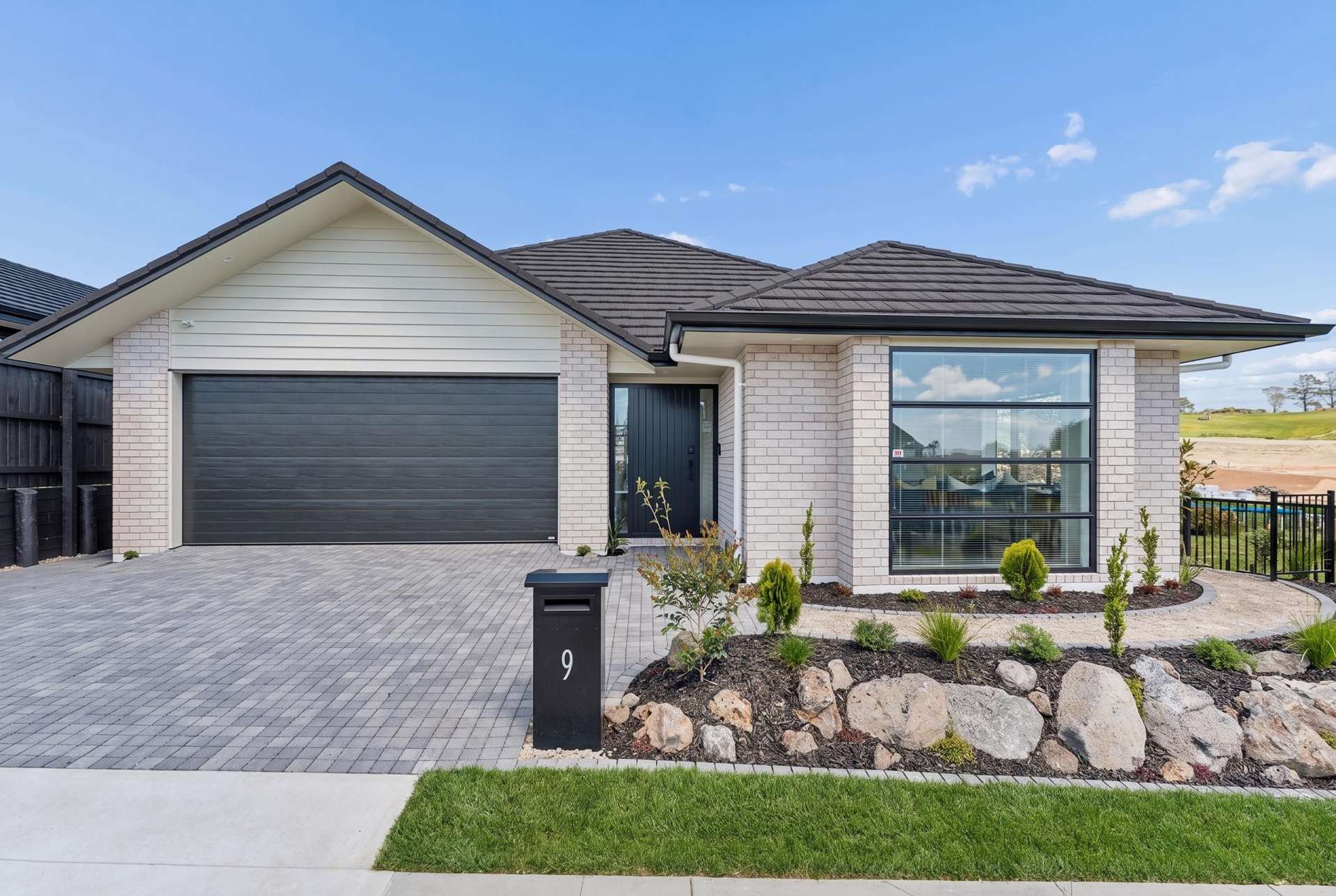 9 Kiwakiwa Street Milldale_0
