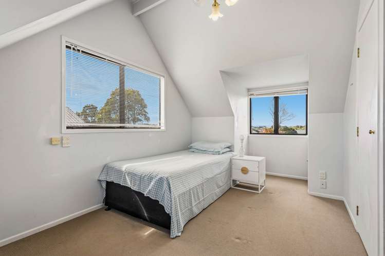 29 Sunningdale Street Wattle Downs_12