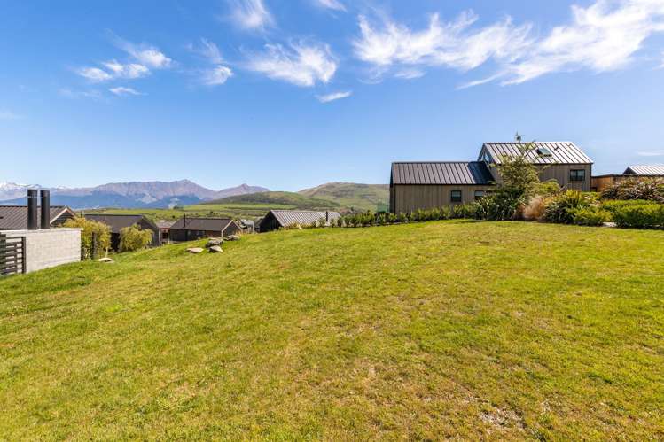 5 Falconer Rise Jacks Point_6