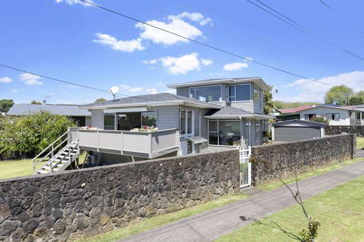 2 House Avenue Mangere Bridge_29