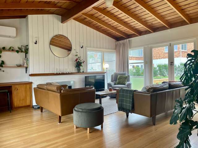 Fully renovated, sun soaked Hillcrest Haven