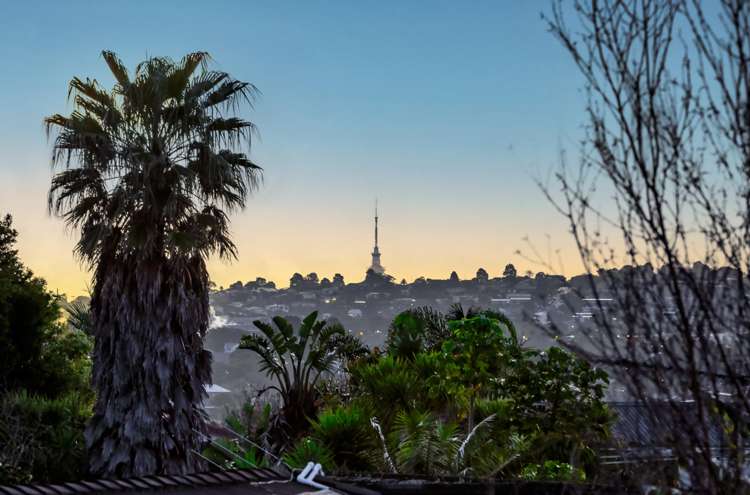 8 Fielding Crescent Farm Cove_9