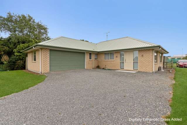 Family Comfort on a Classic Quarter Acre