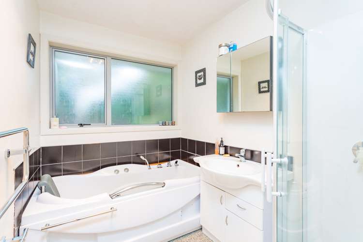 49 Kathleen Crescent Hornby_7