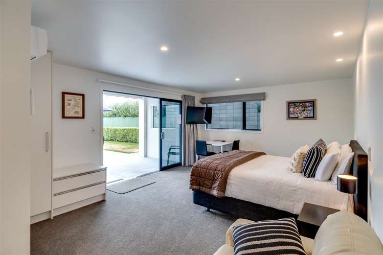 54 Charles Street Westshore_17