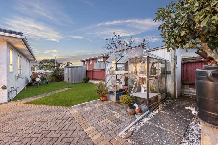 49 Kiwi Esplanade Mangere Bridge_12