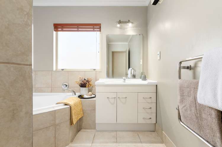 31 Cairns Crescent Rototuna_17