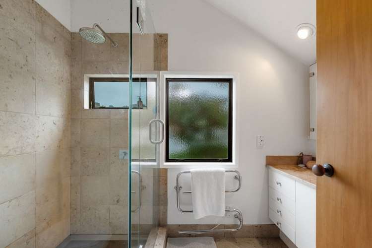 1/18 The Esplanade Castor Bay_10