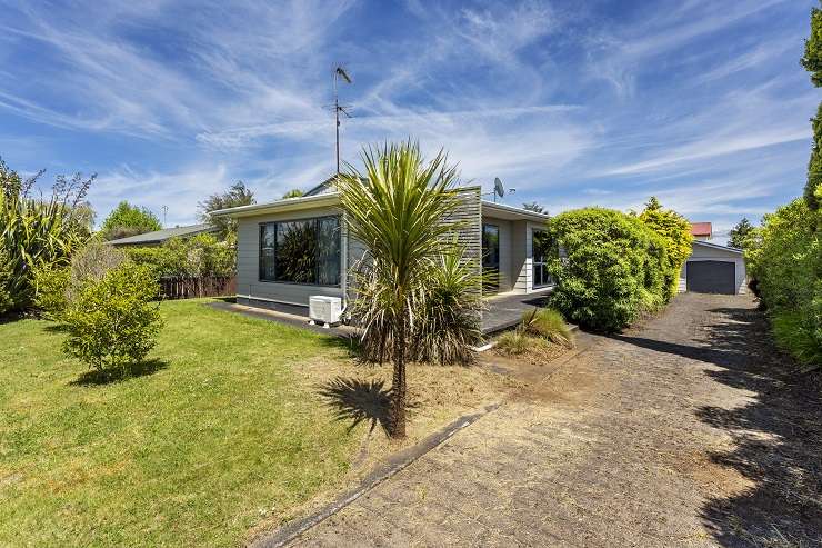 A one-bedroom hut on Matai Street is one of the cheapest properties for sale in Ohakune right now and is inviting enquiry over <img50,000. Photo / Supplied