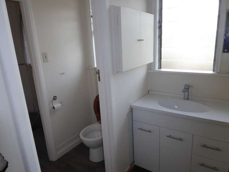 11 Duna Place Takaro_13