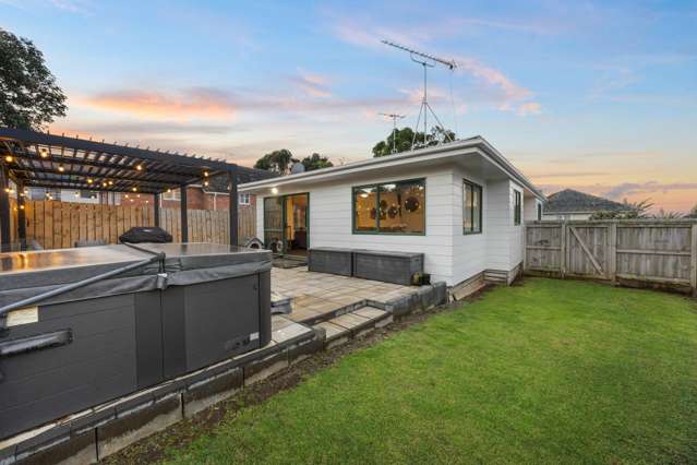 RENOVATED. FREEHOLD. COMMITTED SELLER.