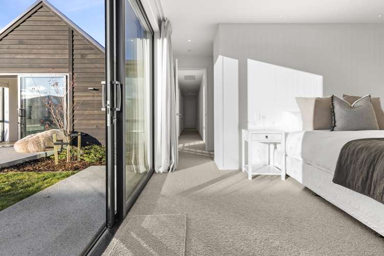 21 Rua Street Albert Town_8