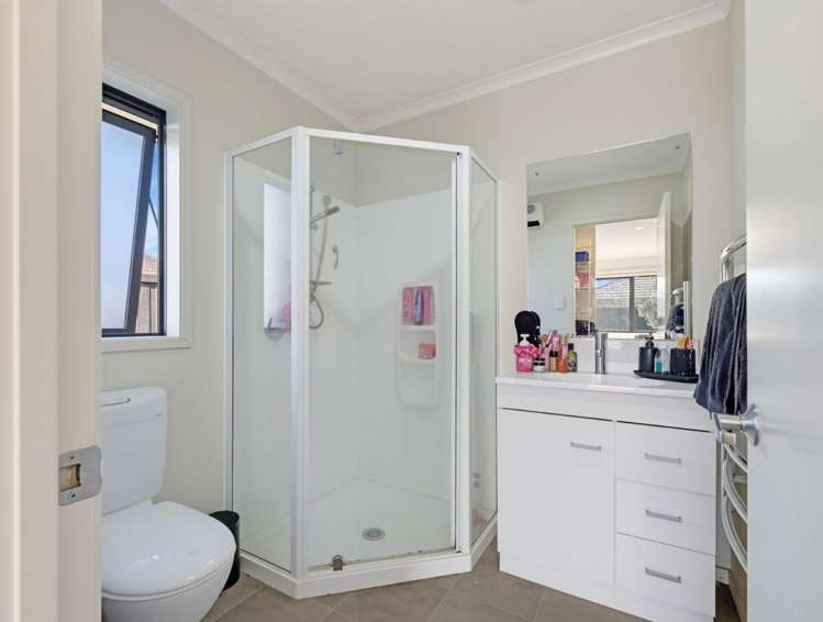 32 Burford Way 11103_10