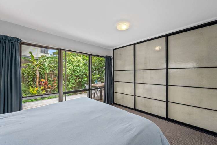 2/5 Hanlon Crescent Narrow Neck_16