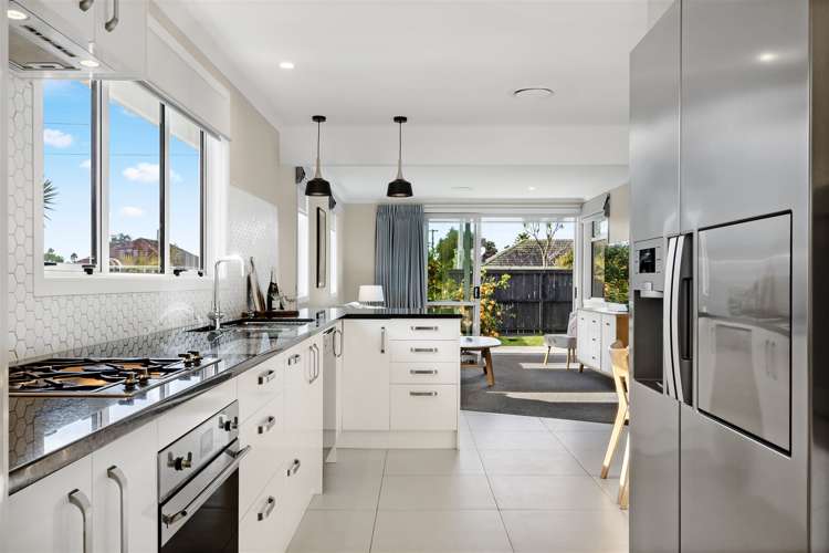 4 Rixon Place Te Atatu Peninsula_8