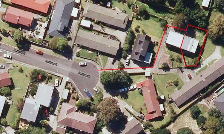 2/10 Landseer Place Blockhouse Bay_10