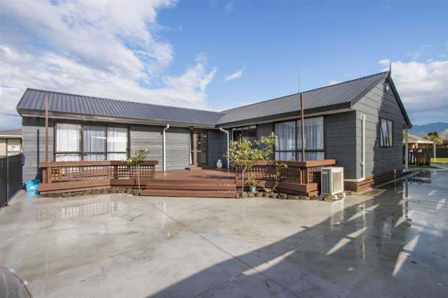 38 Carisbrooke Street Katikati_1