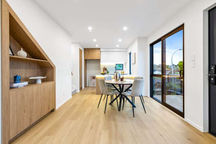 3A & 3B Towra Place Botany Downs_12