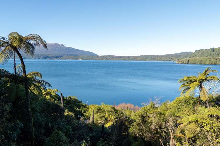 18 & 20 Te Toroa Drive Lake Tarawera_24