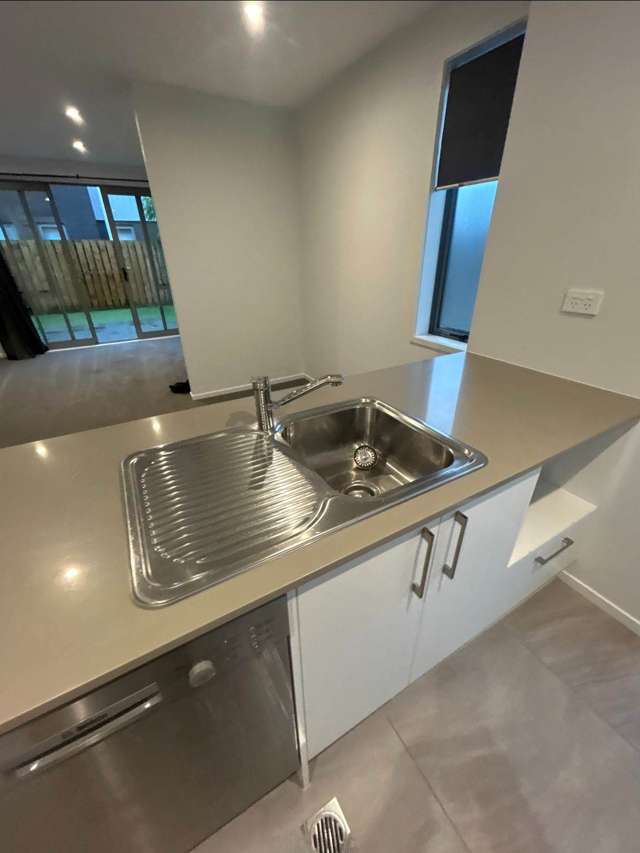 3/21 Moor Avenue Te Atatu Peninsula_1