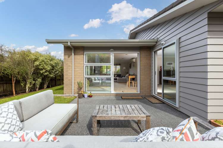 8 Beachwood Drive Hatfields Beach_9