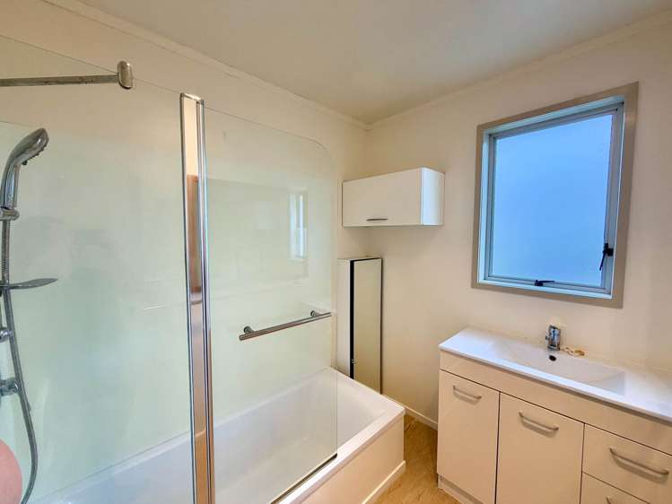 16 Reelick Avenue Pakuranga Heights_11