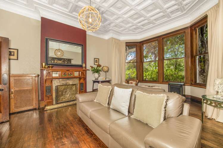 42 & 44 Crown Street North East Valley_17