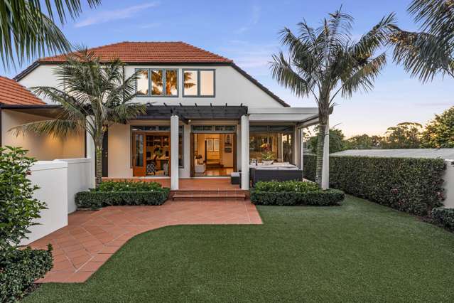 THE CORNWALL MASTERPIECE - FREEHOLD 800SQM DGZ