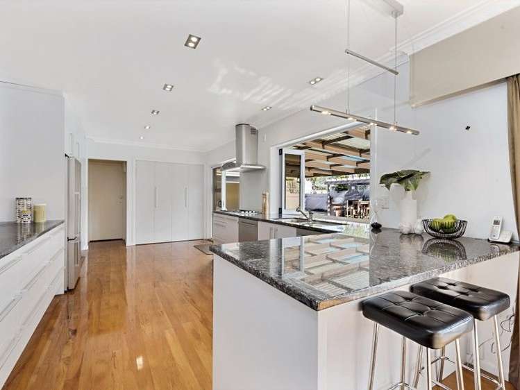 735 River Road Chartwell_3