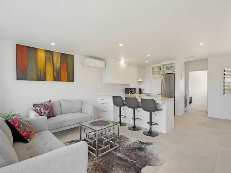 24/1 Centennial Drive_4